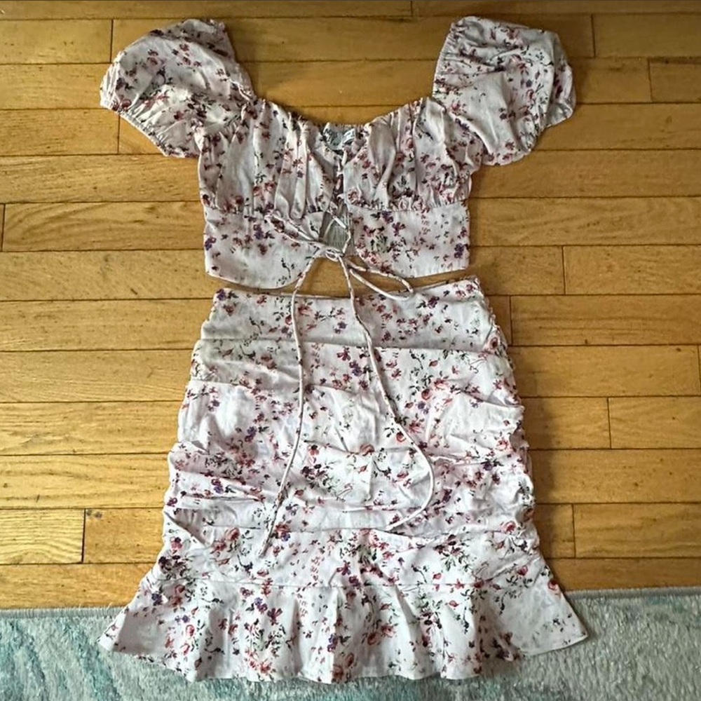 Two-Piece Floral Crop Top & Skirt Set - Pale Pink with Burgundy Flowers